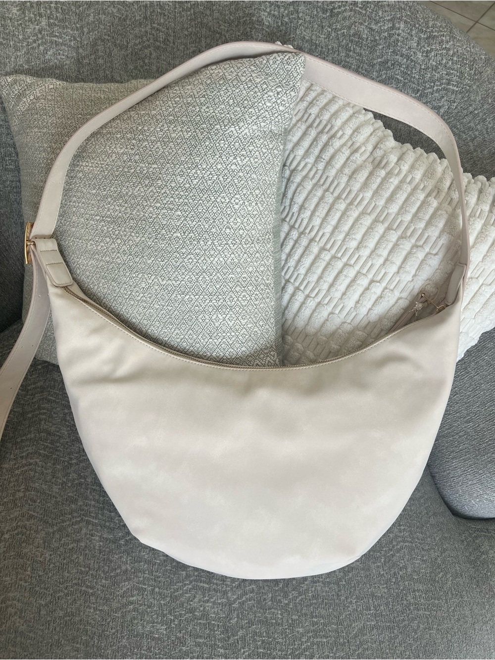 Women’s Soft Cream Shoulder Bag /Universal thread cream large purse with zipper